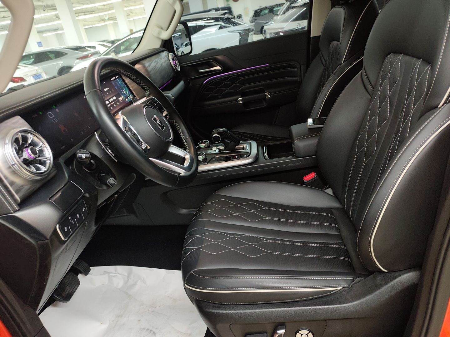 المقاعد الأمامية داخل السيارة