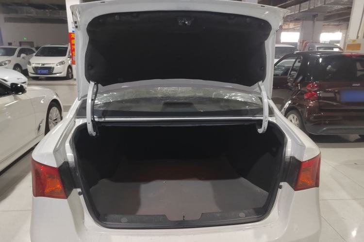 Used Roewe 350 2015 1.5L Automatic Luxury Sunroof Edition