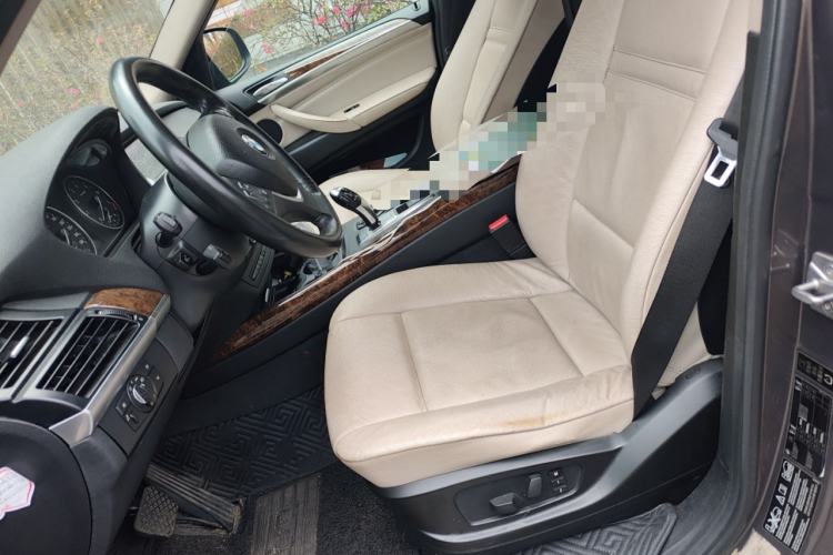 Used BMW X5 2011 xDrive35i Luxury Model
