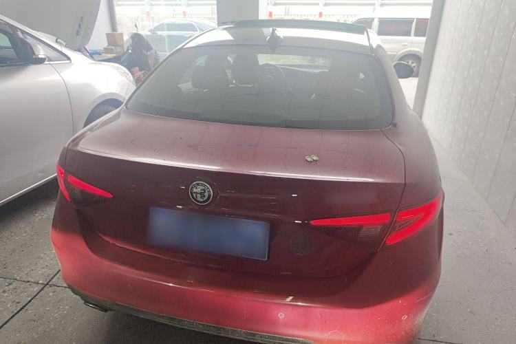 Used Alfa Romeo Giulia 2017 2.0T 200HP Luxury Edition