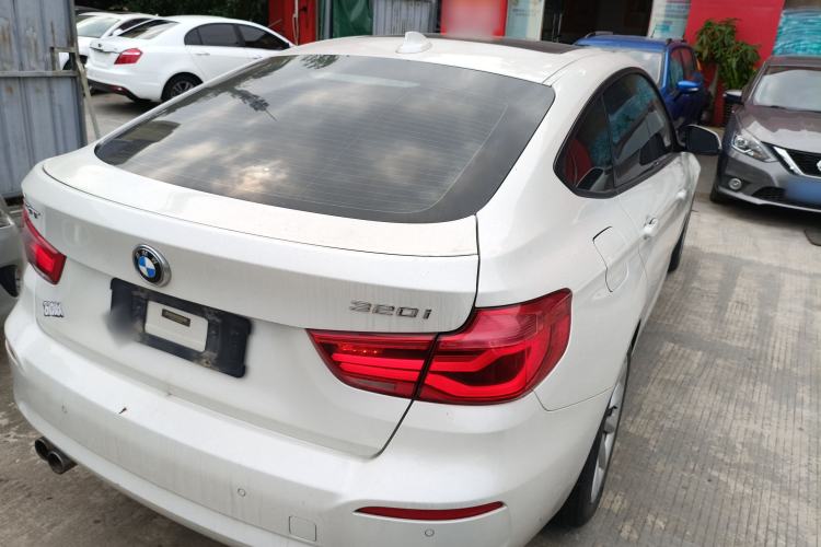 Used BMW 3 Series GT 2018 320i Sport Edition Rear Right 45 Deg
