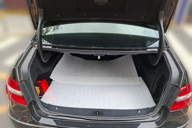 Used Mercedes-Benz E-Class 2013 E 300 L Elegant Model
