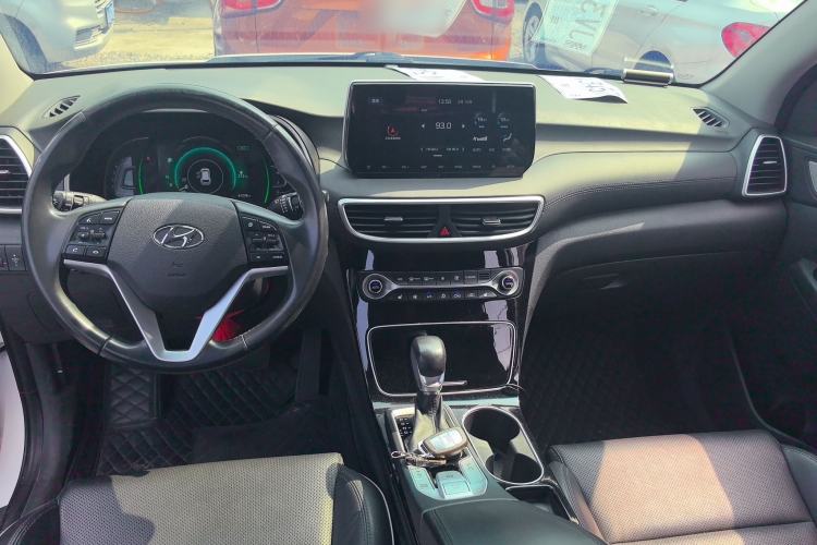 Used Hyundai Tucson 2019 280TGDi Dual-Clutch Two-Wheel Drive Smart Connect Version China VI Center Console