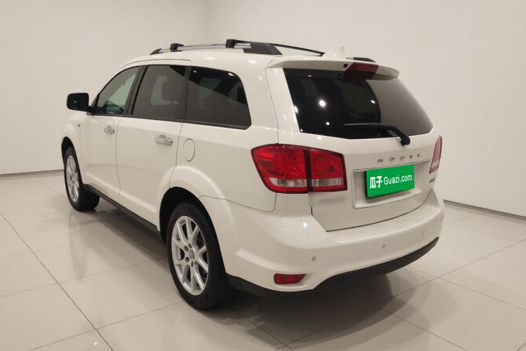 Used Dodge Journey 2013 2.4L Two-Wheel Drive Luxury Version Exterior 3