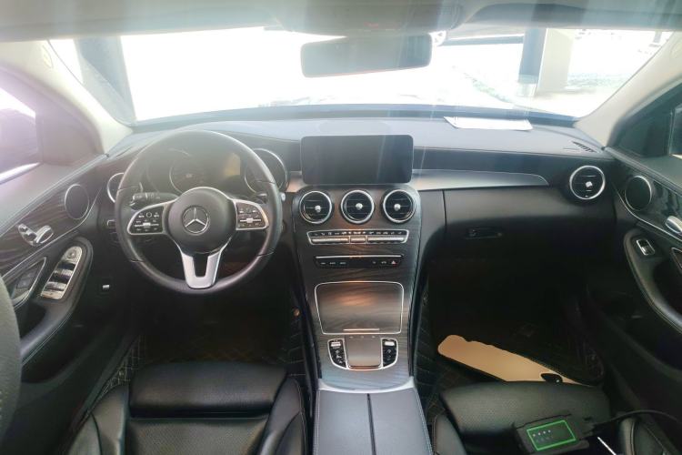 Used Mercedes-Benz C-Class 2019 C 180 L Fashion Edition Sport Version Center Console