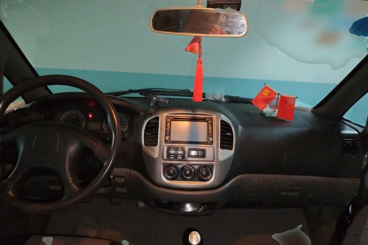 Used FORTHING Lingzhi 2014 M3 1.6L 7-Seater Comfort Model Center Console