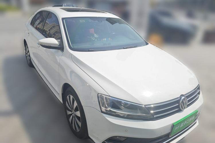 Used Volkswagen Sagitar 2015 230TSI Automatic Luxury Model
