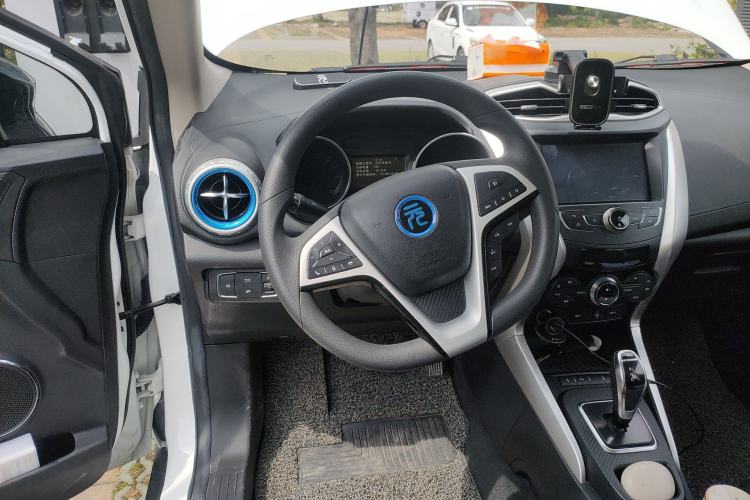 Used BYD Yuan New Energy 2018 EV360 Smart Connect Cool Edition
