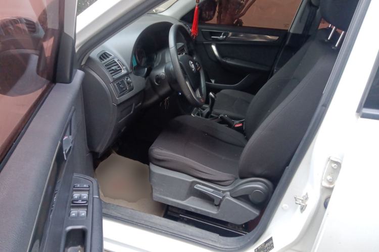 Used Brilliance V5 2014 1.5T Manual Two-Wheel Drive Sport Model
