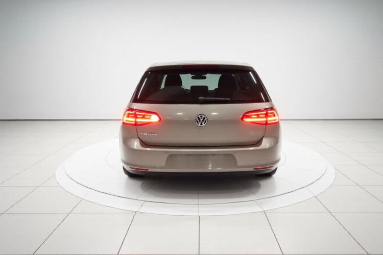 Used Volkswagen Golf 2014 1.6L Manual Fashion Edition
