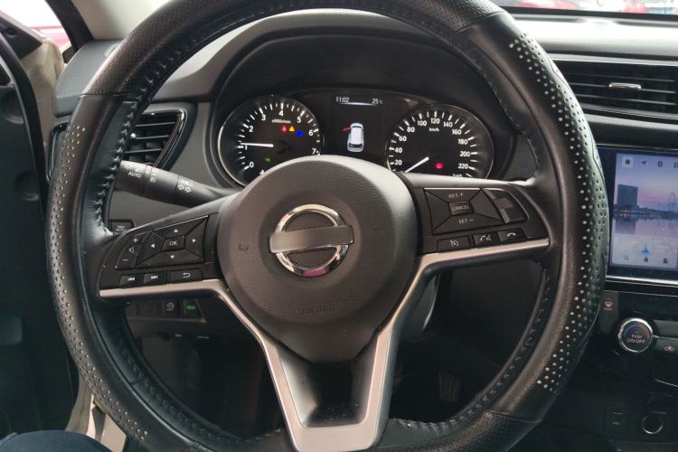 Used Nissan X-Trail 2022 Revised Version 2.0L Two-Wheel Drive Smart Connect Premium Edition