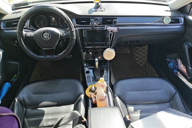 Used Volkswagen Passat 2016 330TSI DSG Prestige Edition Center Console