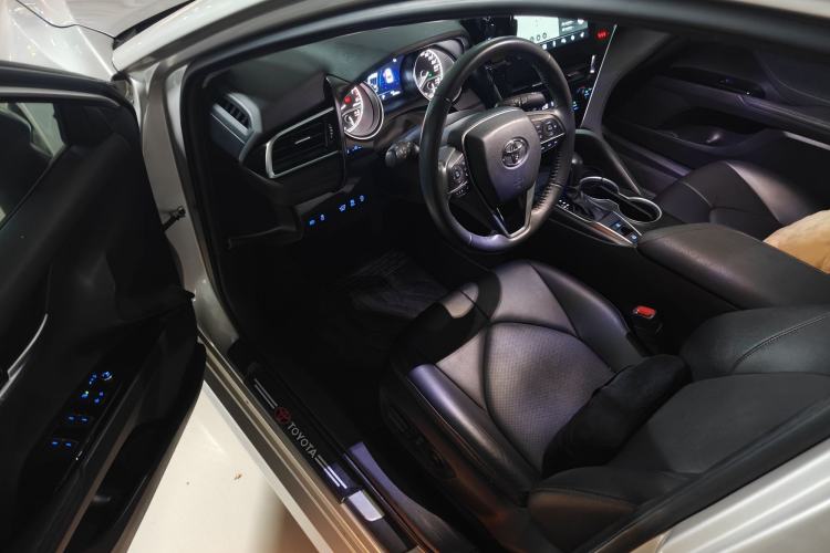 Used Toyota Camry 2021 2.0G Luxury Edition Driver Seat