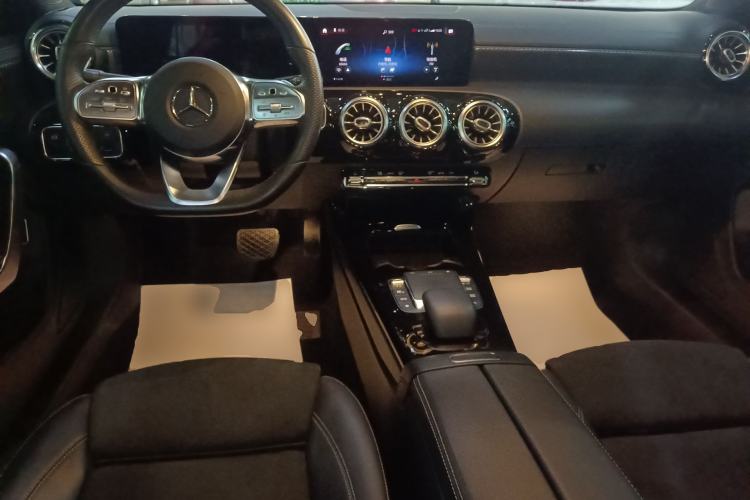 Used Mercedes-Benz A-Class 2020 Restyled A 200 L Sport Sedan Fashion Version
