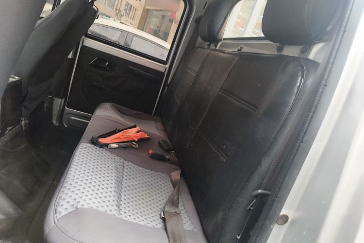 Used Wuling Rongguang New Truck 2019 1.5L Double-Cab China VI L3C Left Rear Seat