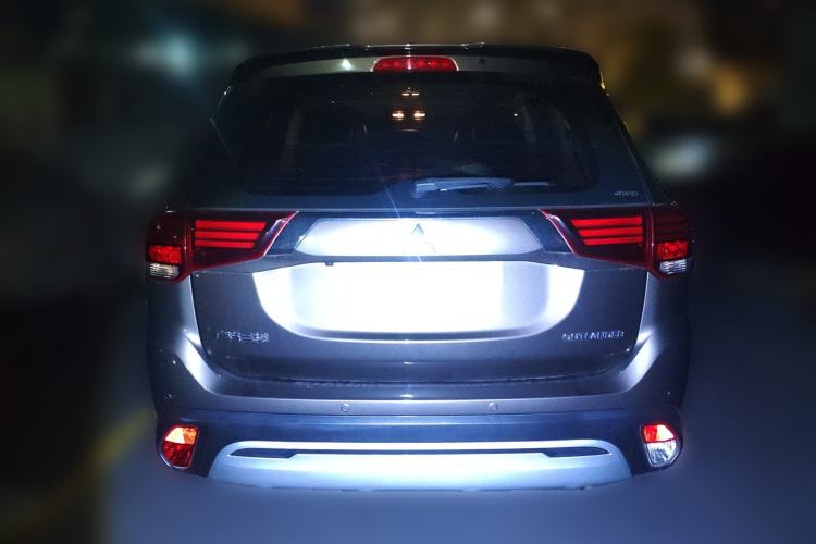 Used Mitsubishi Outlander 2019 2.4L 4x4 Zhi Xiang Edition 7 Seats China V Emission Standard
