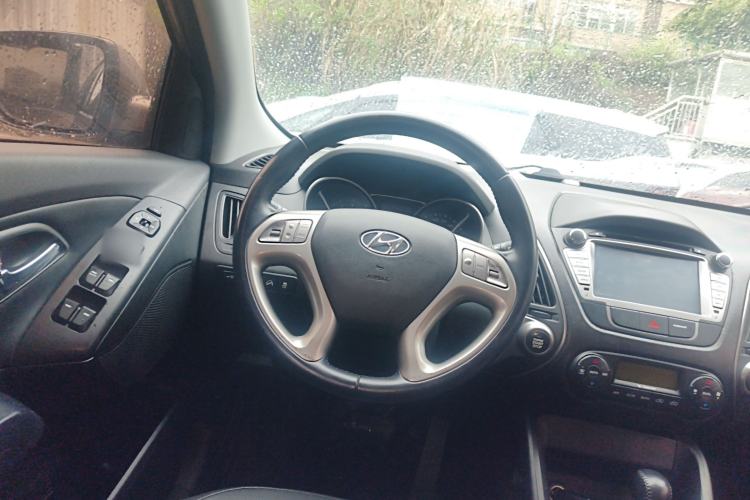 Used Hyundai ix35 2013 2.0L Automatic Two-Wheel Drive Smart GLS China IV Standard