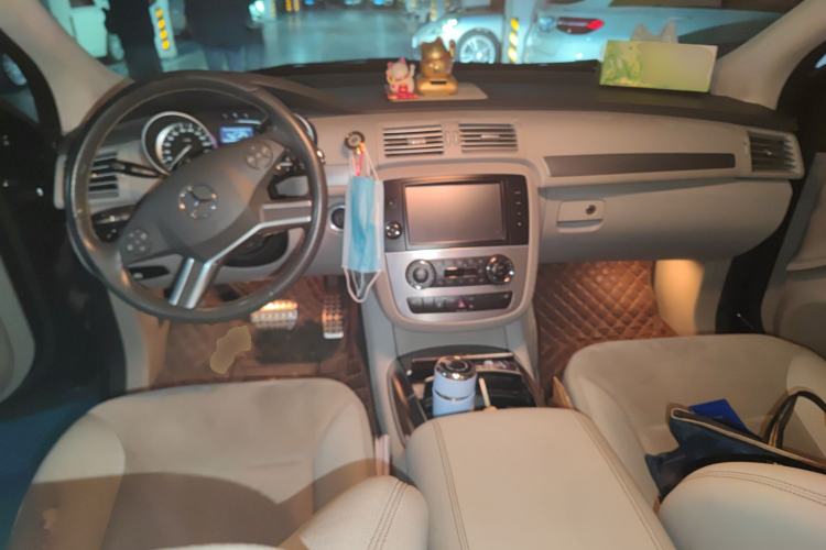 Used Mercedes-Benz R-Class 2015 R 320 4MATIC Luxury Model
