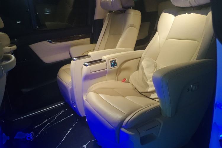 Used Toyota Alphard 2021 Dual-Engine 2.5L Luxury Edition
