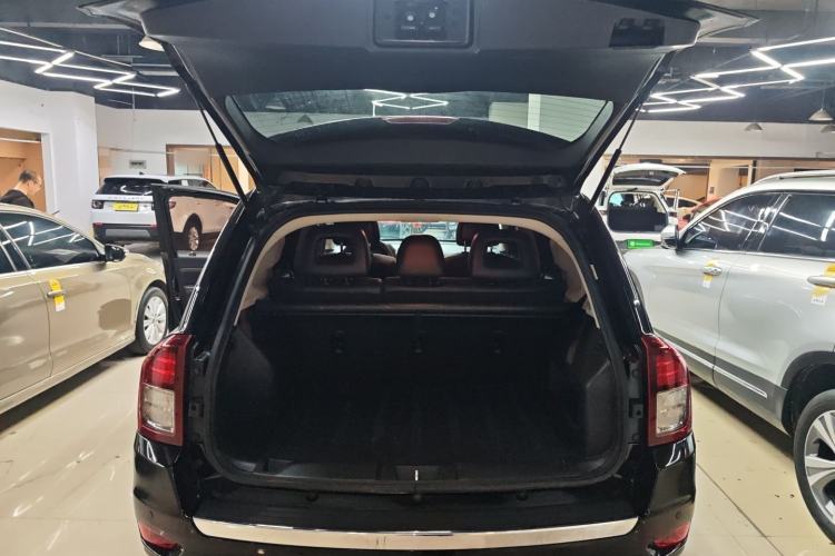 Used Jeep Compass 2013 2.4L four-wheel-drive sport version