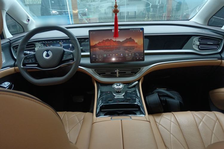 Used Denza D9 2024 DM-i 980 Four-Wheel Drive Flagship Model Center Console