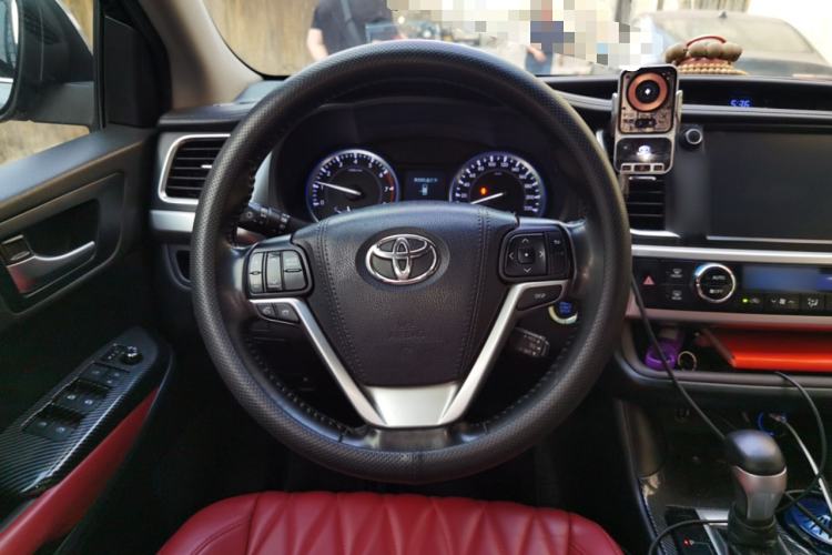 Used Toyota Highlander 2017 2.0T Four-Wheel Drive Luxury Edition 7 Seats Steering Wheel