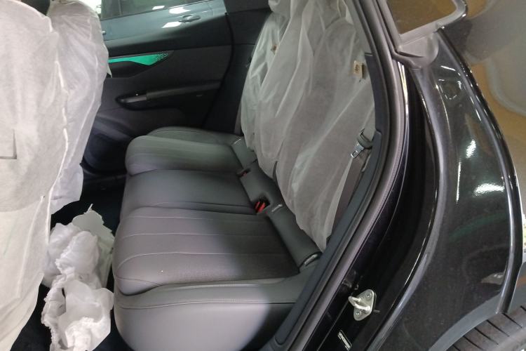 Used Lynk & Co 07 2024 EM-P 126 Long-Range Halo Left Rear Seat