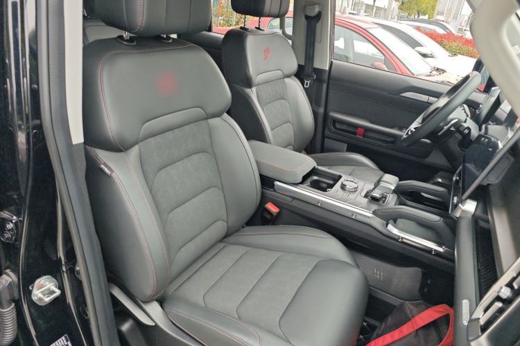 Used JETOUR Traveler 2023 2.0T All-Wheel-Drive CrossPRO Right Front Seat