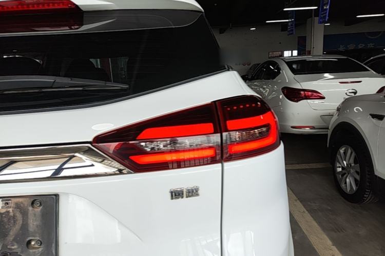 Used Geely Auto Emgrand X7 Sport 2018 1.8TD Automatic Two-Wheel Drive Smart Connect 4G Internet Edition Exterior 3