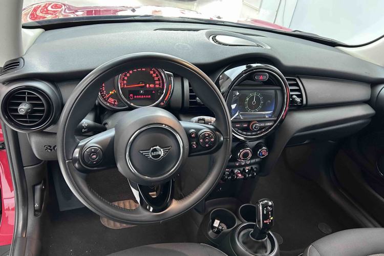 Used MINI 2021 1.5T ONE Interior 1