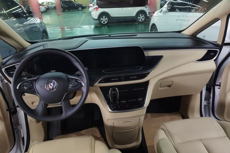 Used Buick GL8 2022 ES Landtrek 653T Luxury Edition Center Console