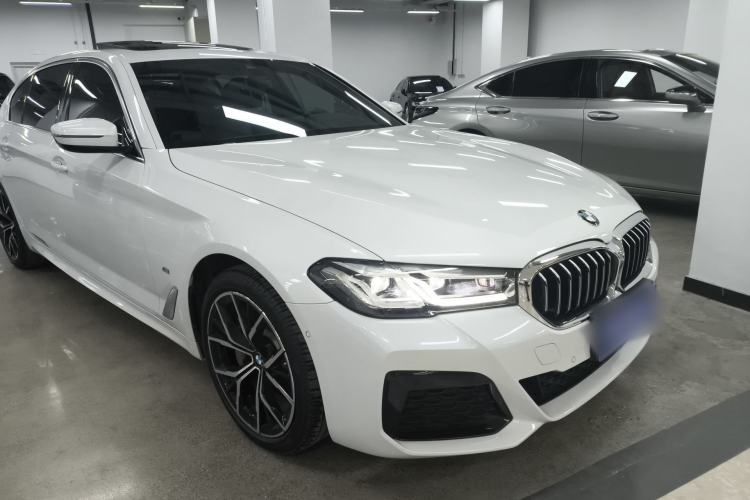 Used BMW 5 Series 2021 Restyled 530Li Luxury Edition M Sport Package Front Right 45 Deg