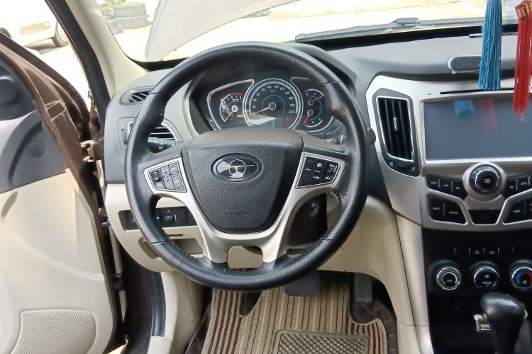 Used Haima S7 2013 2.0L Automatic ZhiShang Version

