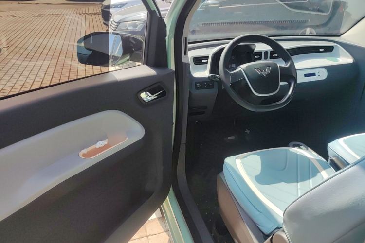 Used Wuling Hongguang MINIEV 2022 Macaron Fashion Edition Lithium-Nickel-Cobalt-Alpha-oxide Driver Seat