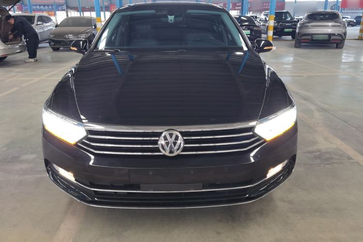 Used Volkswagen Magotan 2017 330TSI DSG Luxury Model
