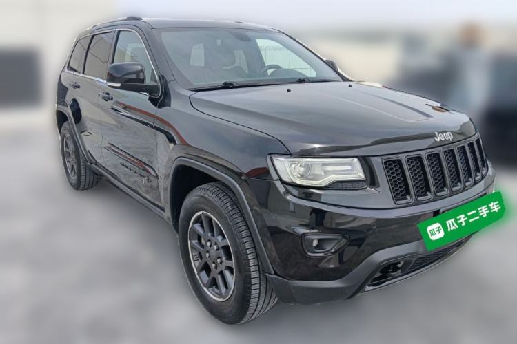 Used Jeep Grand Cherokee 2014 3.6L Elite Navigation Edition Front Right 45 Deg
