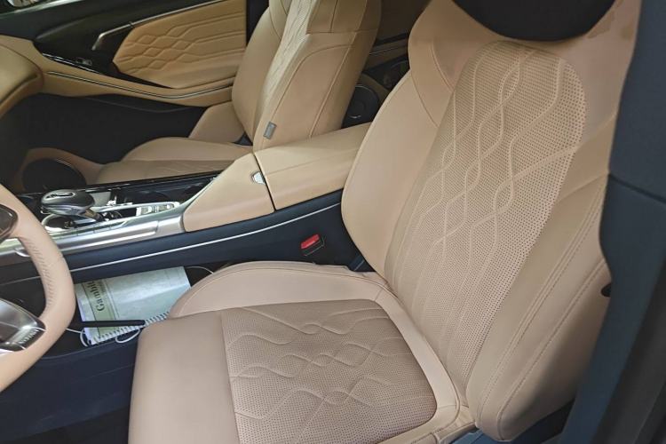 Used VOYAH FREE 2021 Four-Wheel Drive Standard Range-Extended Exclusive Luxury Package
