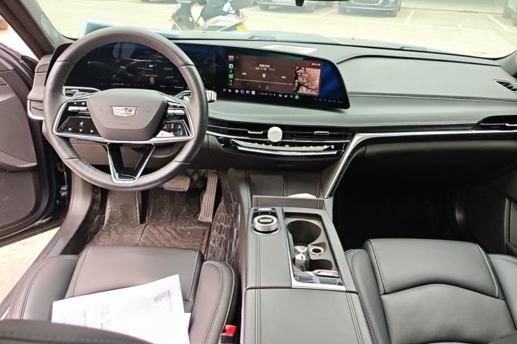 Used Cadillac CT6 2023 28T Luxury Version Center Console