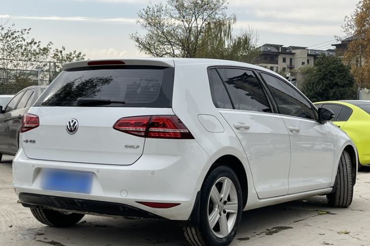 Used Volkswagen Golf 2017 1.6L Automatic Comfort Million-Vehicle Anniversary Edition Exterior 1