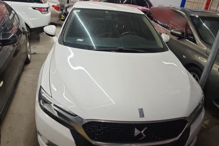 Used DS 5LS 2014 1.8L automatic Comfort version VTi140