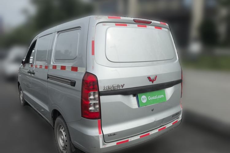 Used Wuling Hongguang V 2022 1.5L Jingqu Edition Enclosed-Window Vehicle with Hydraulic Power Steering LAR Rear Left 45 Deg