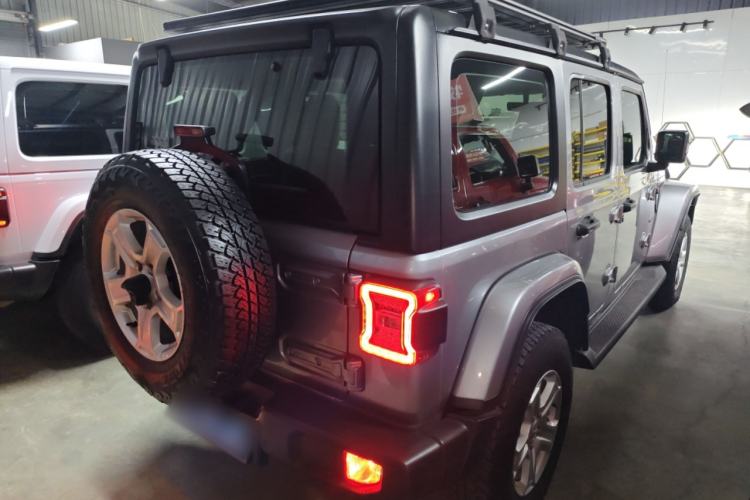 Used Jeep Wrangler 2019 2.0T Sahara Four-Door Version China VI Emission Standard
