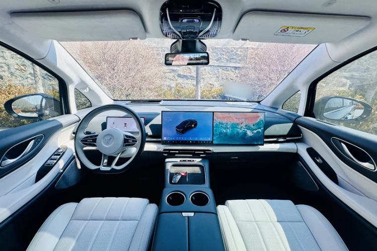 Used VOYAH Dream 2025 PHEV Four-Wheel-Drive Flagship Kunpeng Edition
