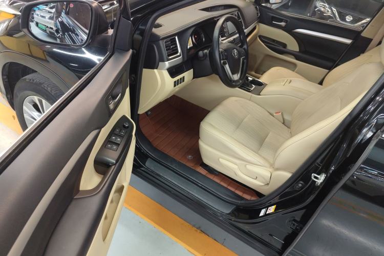 Used Toyota Highlander 2018 2.0T Two-Wheel Drive Elite Edition 5 Seats Emission Standard China V
