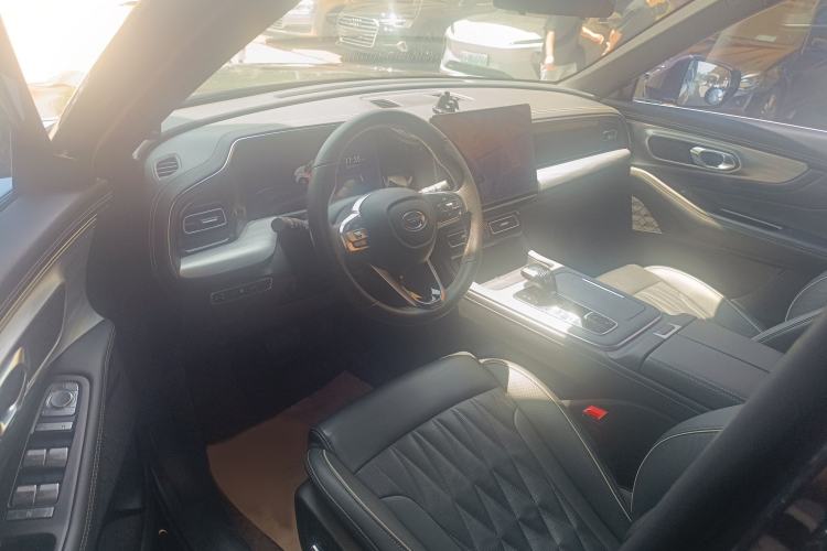 Used GAC Trumpchi GS8 2022 Linghang Series 2.0 TGDI Two-Wheel-Drive Luxury Smart Connectivity Version (7 Seats)