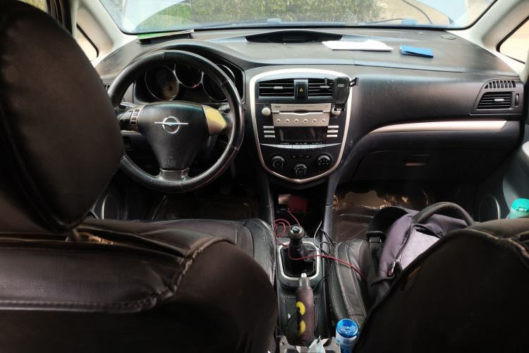 Used Haima Puxima 2010 1.6L Manual 7-Seater Luxury Center Console