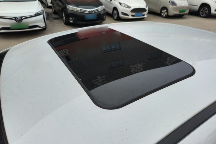 Used Chery Arrizo 5 2016 1.5L CVT Luxury Edition Roof