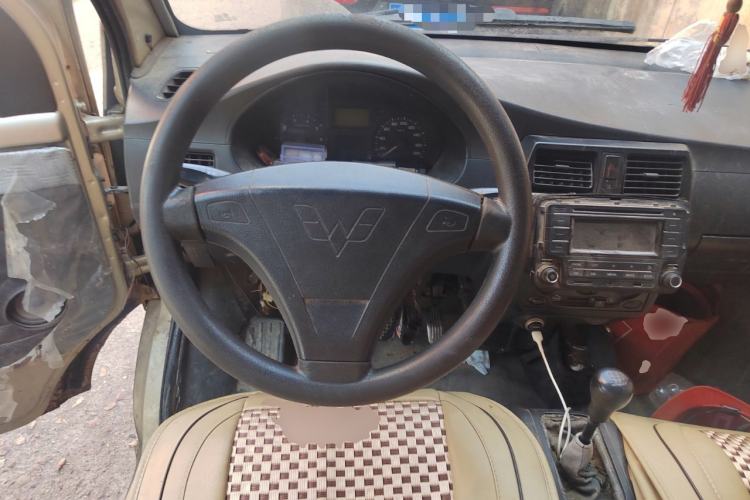 Used Wuling Rongguang 2011 1.2L Base Version
