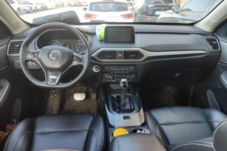 Used Dongfeng Fengon S560 2018 Upgraded Model 1.8L CVT Prestige 7-Seater Center Console