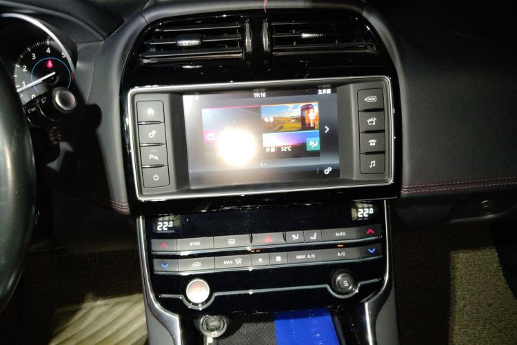 Used Jaguar XE 2017 2.0T 200 PS R-Sport